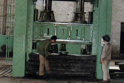 YJ3-630吨全能油压机