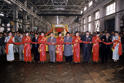 Z6官网股份公司进行Z6官网牌TY220推土机5000台下线庆典活动。